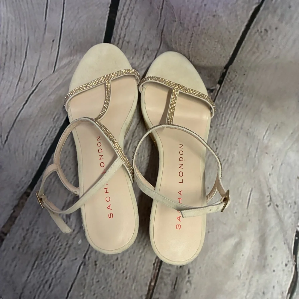 Sacha London Beige Suede Rhinestone Strap Yellow Cream Platform Wedge Sandals 10